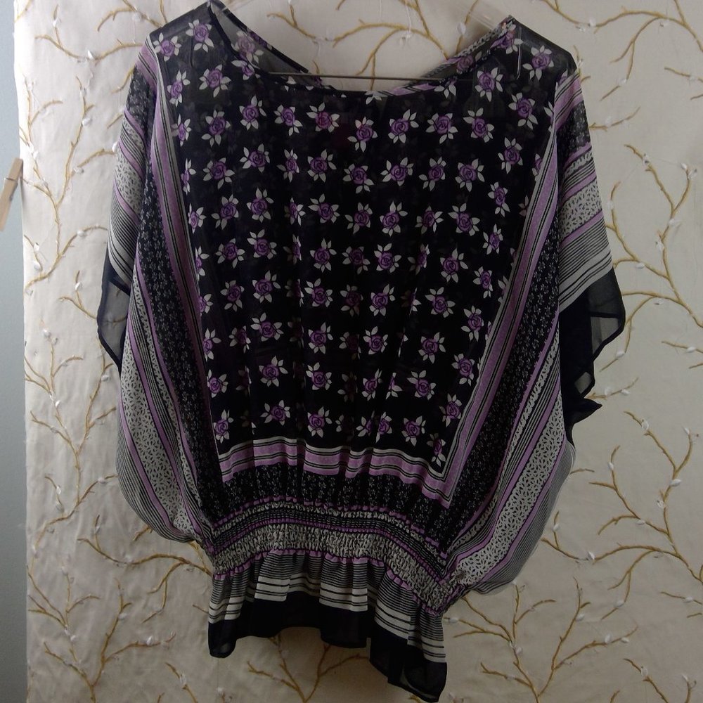 ELLE SZ: SMALL| FLOWING SHEER TOP|SIMPLY ADORABLE!